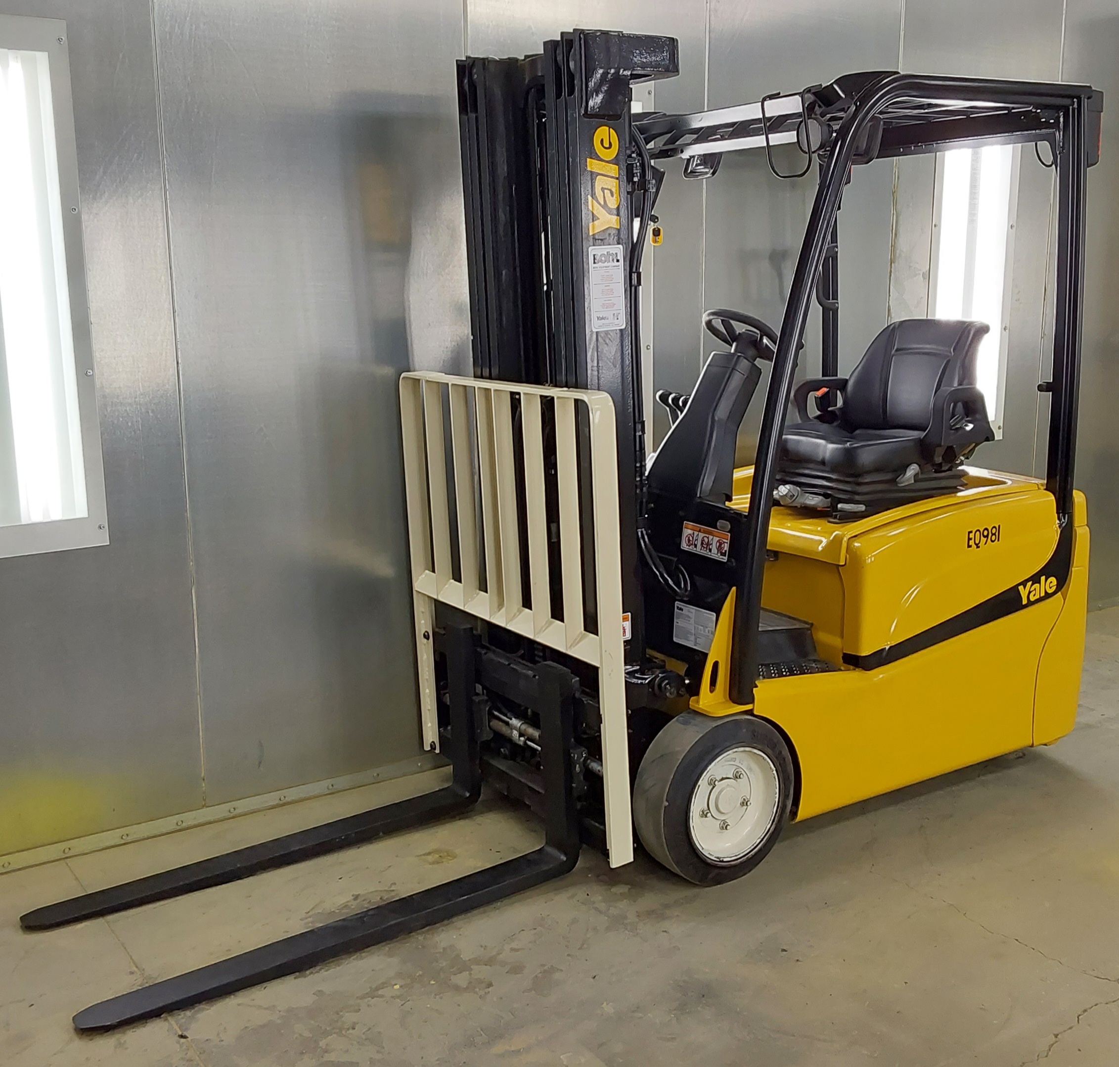 2019 Yale ERP040VT, 4,000 lb. Electric Forklift Front View