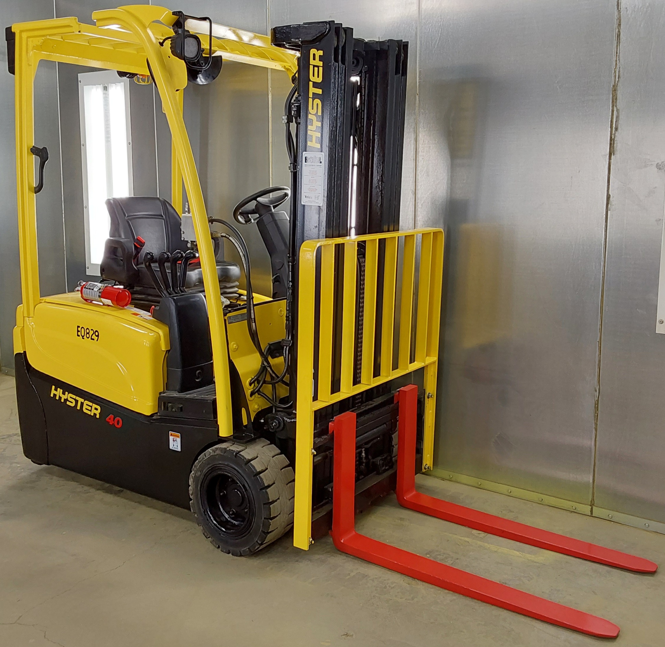 2015 Hyster J40XNT, 4,000 lb. Four-Wheel Electric Forklift Front View