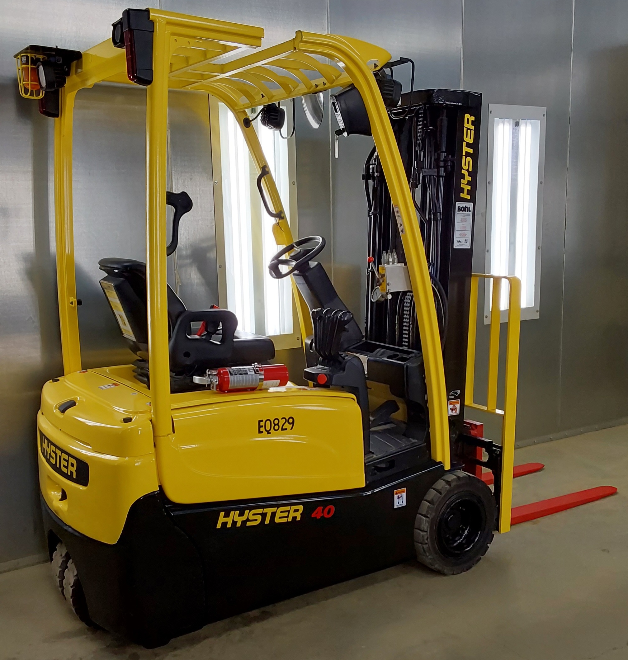 2015 Hyster J40XNT, 4,000 lb. Four-Wheel Electric Forklift Back View