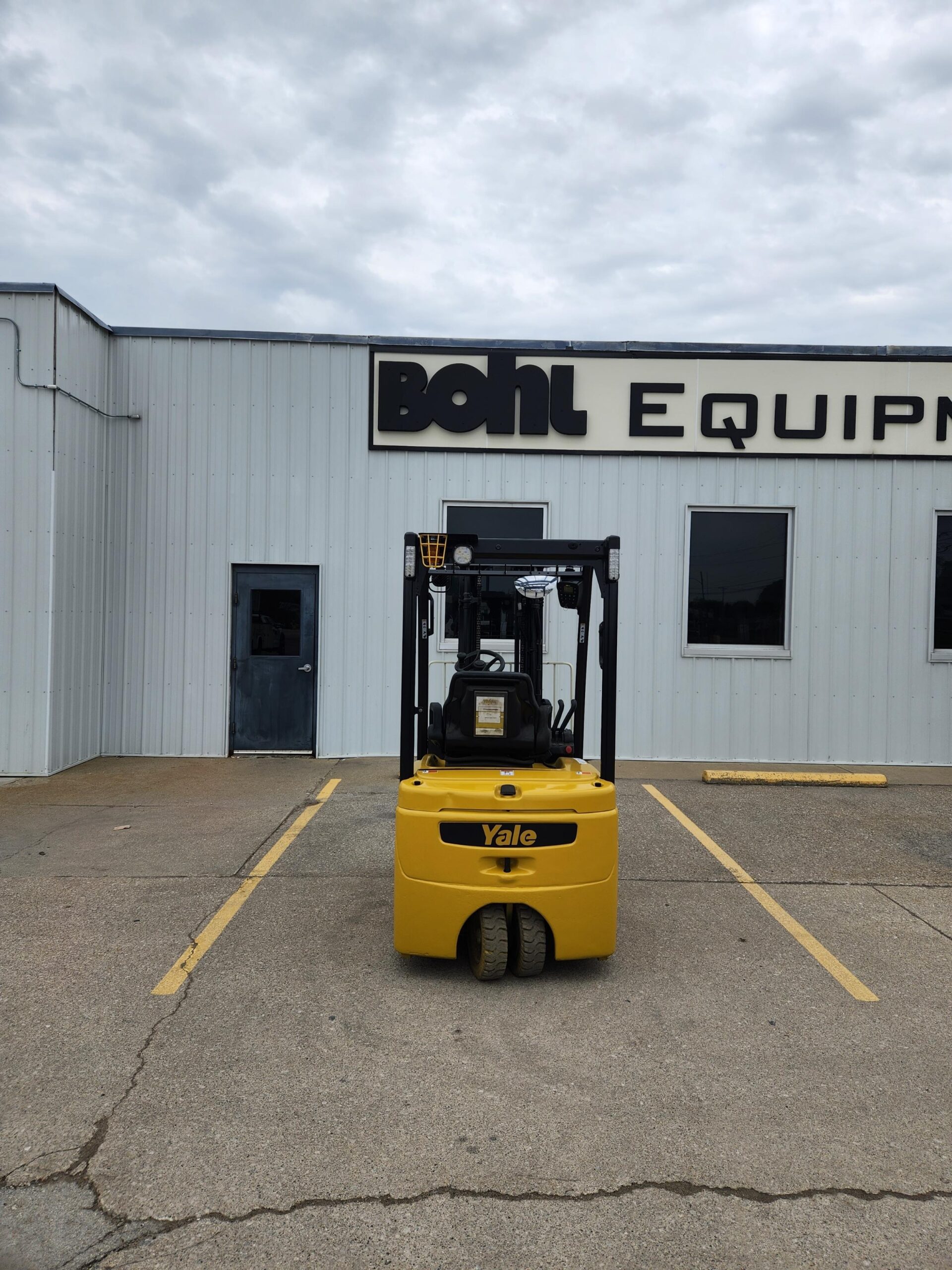 2013 Yale ERP040VT, 4,000 lb. Electric Forklift Back View