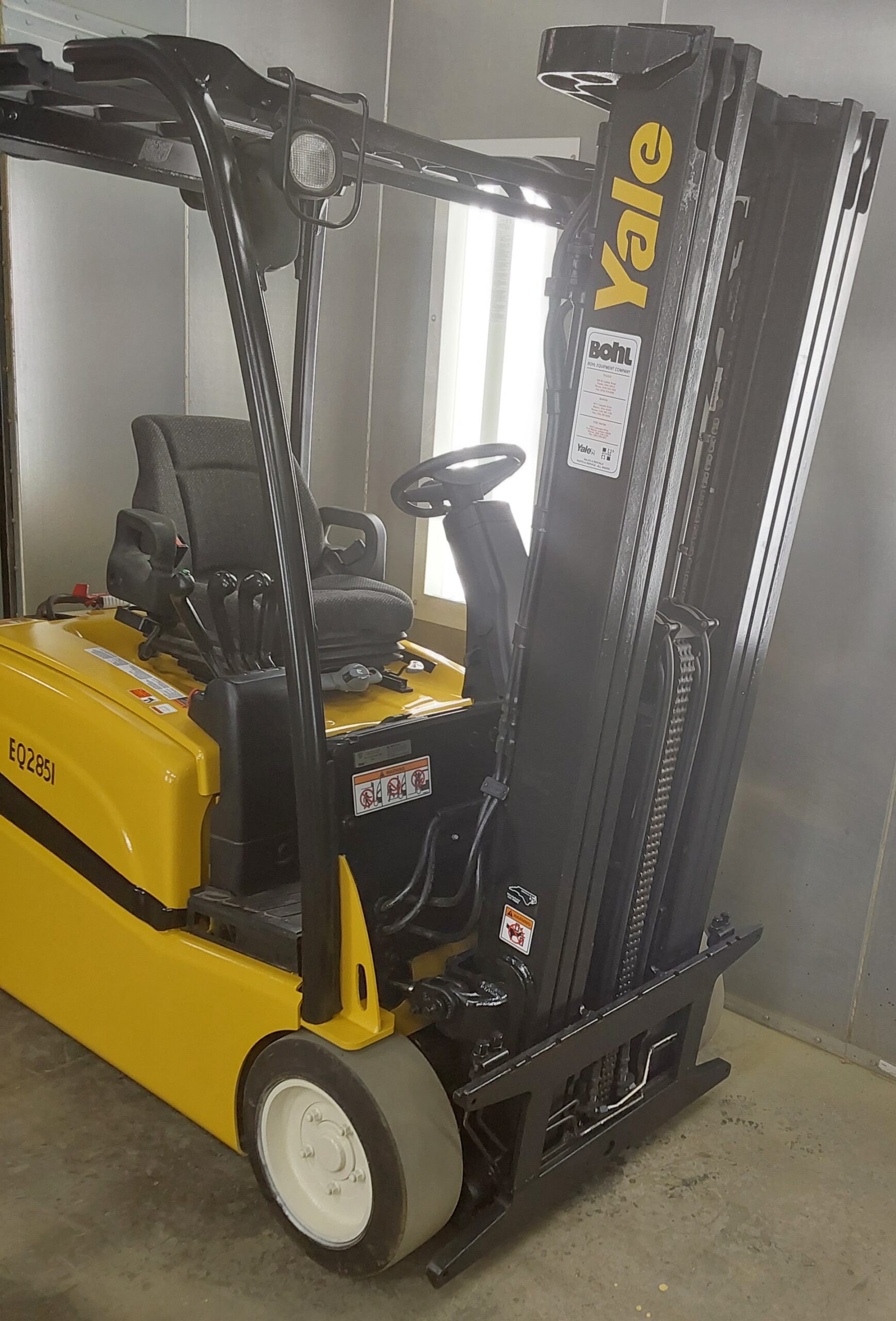 2015 Yale ERP040VT, 4,000 lb. Electric Rider Lift Truck Front View