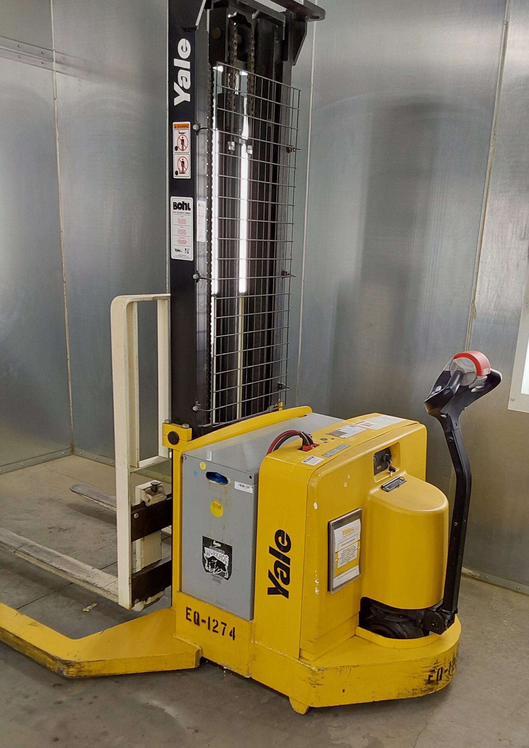 2020 Yale MSW040-E straddle stacker